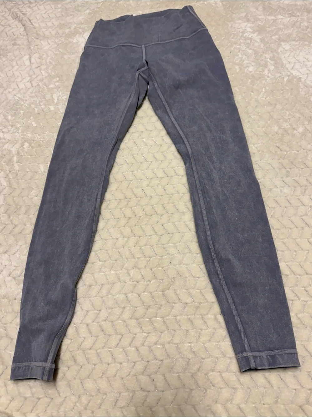Lululemon Wunder Under High-Rise
Tight *Snow Washed 28"
Washed Luna - Picture 4 of 6